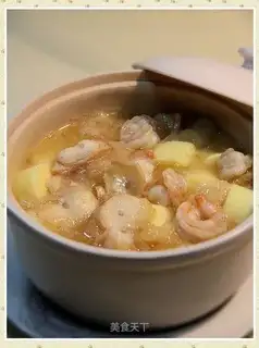 Bone soup, seafood and tofu casserole