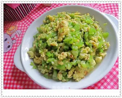 Scrambled eggs with gourd
