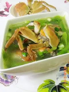 Crab and lettuce soup