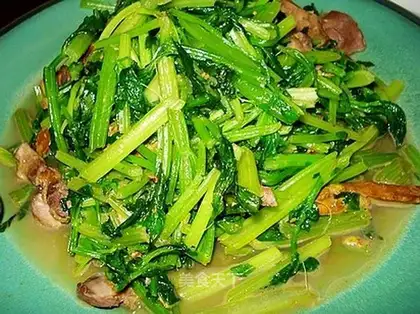 stir-fried chicken offal with celery