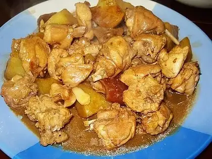 Stewed rabbit meat with potatoes