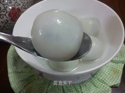 Big glutinous rice balls with bean paste
