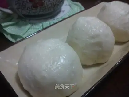 Steamed bean buns