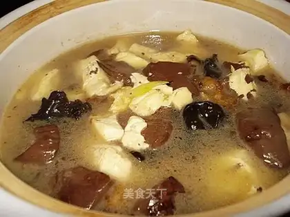 Two-color tofu soup