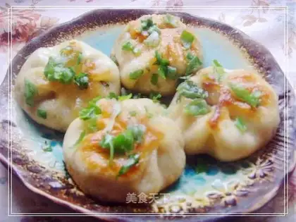 Pan-fried steamed buns