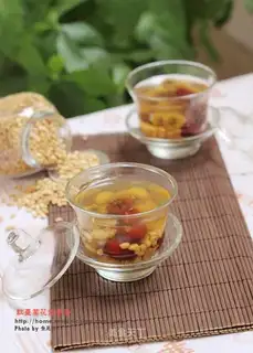 Fried Wheat Tea with Red Dates and Chrysanthemum