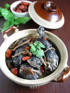 Eight treasure black chicken