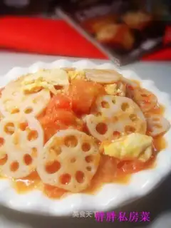 stir-fried lotus root slices with tomatoes