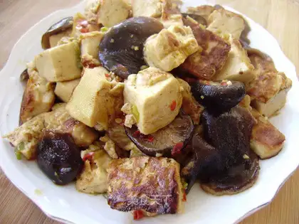 Braised tofu with mushrooms