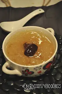 Snow lotus seed and white fungus soup