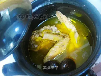 Casserole American ginseng chicken soup