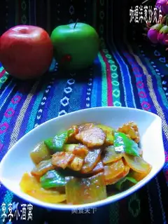 Scrambled pork slices with curry onion