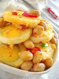 Stewed golden egg with Laba beans