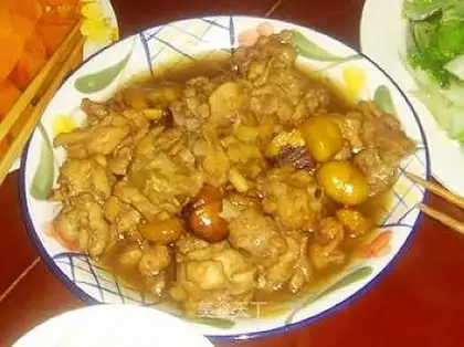 Roasted chicken fin root with chestnut