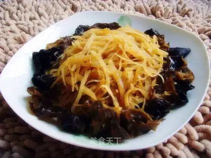 stir-fried fungus with blue