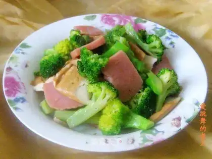 stir-fried broccoli with dried ham