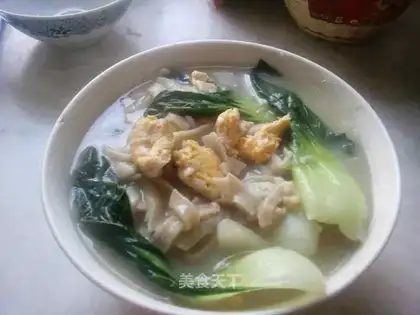 Boiled shredded beans with vegetables and eggs