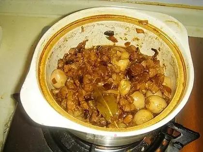 Fragrant braised pork