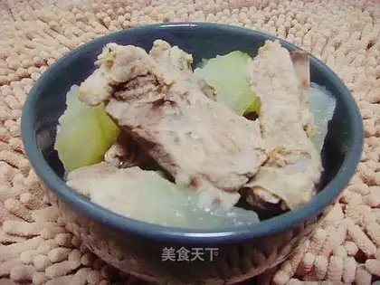 Stewed pork ribs with white gourd