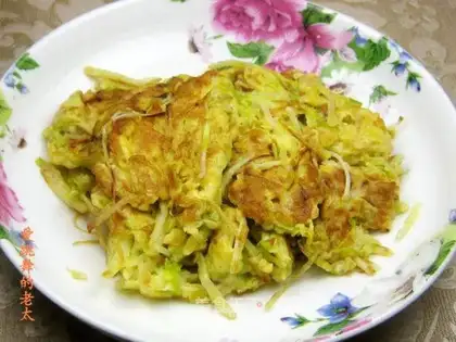 Scrambled eggs with leek