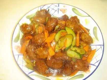 Sweet and sour lotus root round