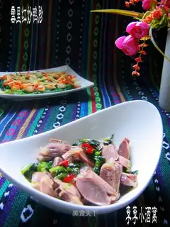 stir-fried duck gizzards with red snow