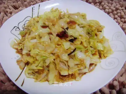 stir-fried cabbage with spicy sauce