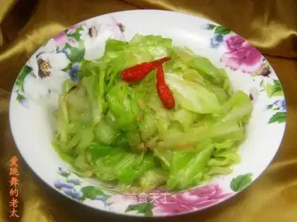 Quick stir-fried cabbage