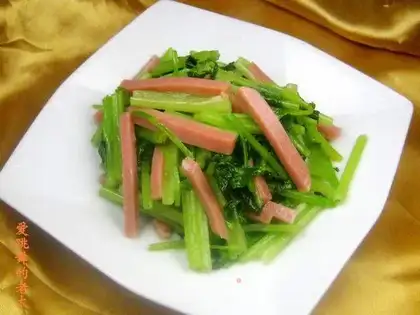 stir-fried celery with square leg pork