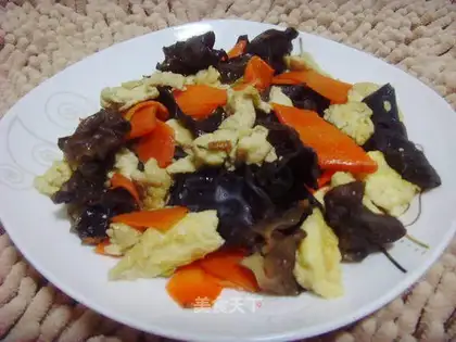 Scrambled eggs with fungus