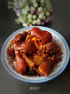 Soybeans burn pigs' feet