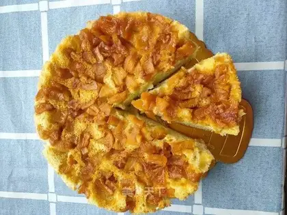 Caramel apple flip cake