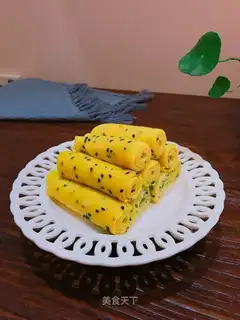 Black sesame egg rolls