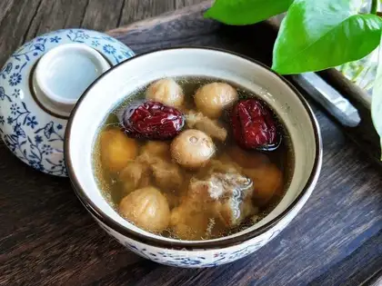 Pork soup with figs