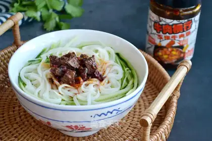Quick-hand beef sauce noodles