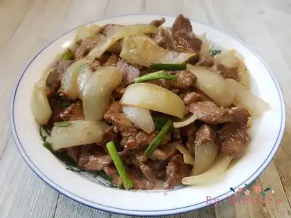 The onions are making lamb