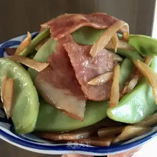 Bacon with white bean