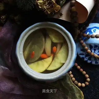 Little apple water