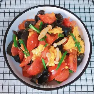 White mushroom egg and wood fried tomatoes