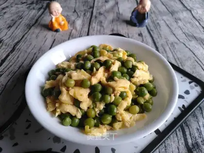 Eggs, fried beans