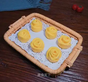 Pumpkin rose buns