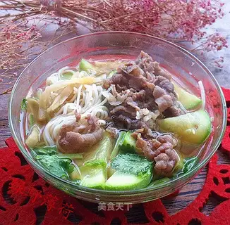 Squeeze beef noodles
