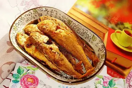 Fry the yellow fish