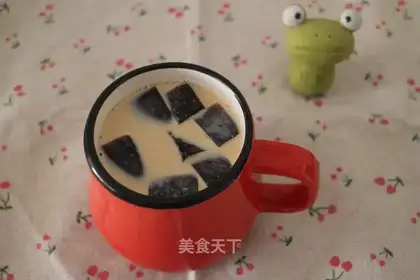 Caramel milk and tea freeze