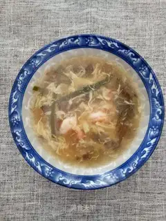 Shrimp with egg soup