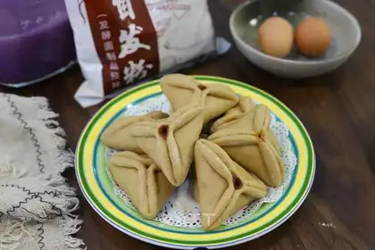 Whole wheat sugar triangle