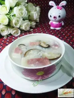Porridge of mushrooms and salted rice