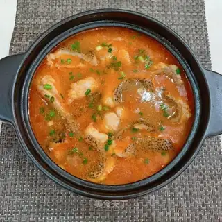 Tomato dragon caviar tail soup