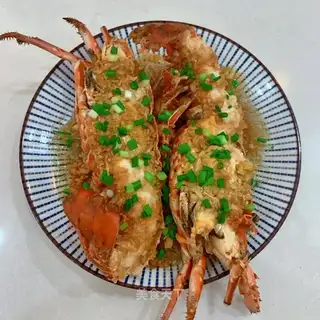 Garlic fans steam lobster