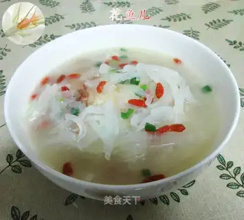 Fried egg radish soup